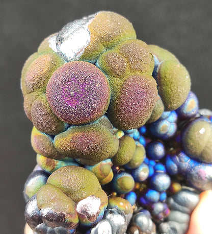 亞嚕家大佛珠原石擺件 | 稀有花朵🌼造型 | 綠銀藍三色爆彩膽料 | 事業商機、屏蔽是非與健康守護 | 附送專屬木架 | 馬來西亞力泥