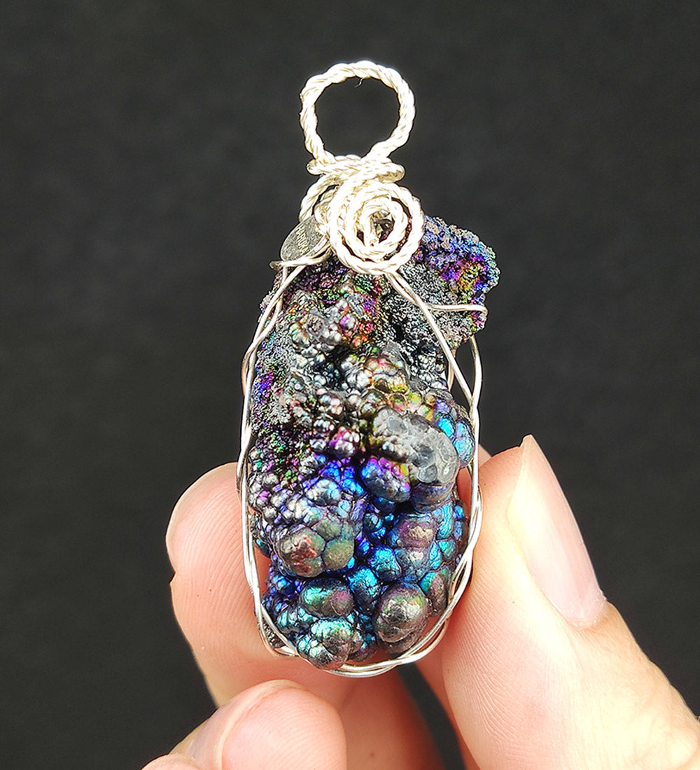 | Goethite Pendant Copper Wire Wrapped Gemstone Pendant | COLOUR: Silver, blue | 100% natural color |