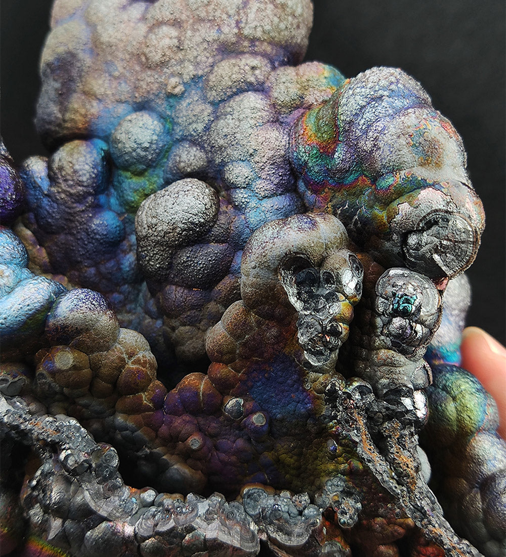 Goethite shape similar：Palm | Big decoration| Top premium rare Iridescent Goethite, Turgite, Hematite, Iridescent | COLOUR: Blue, Silver | 100% natural color |