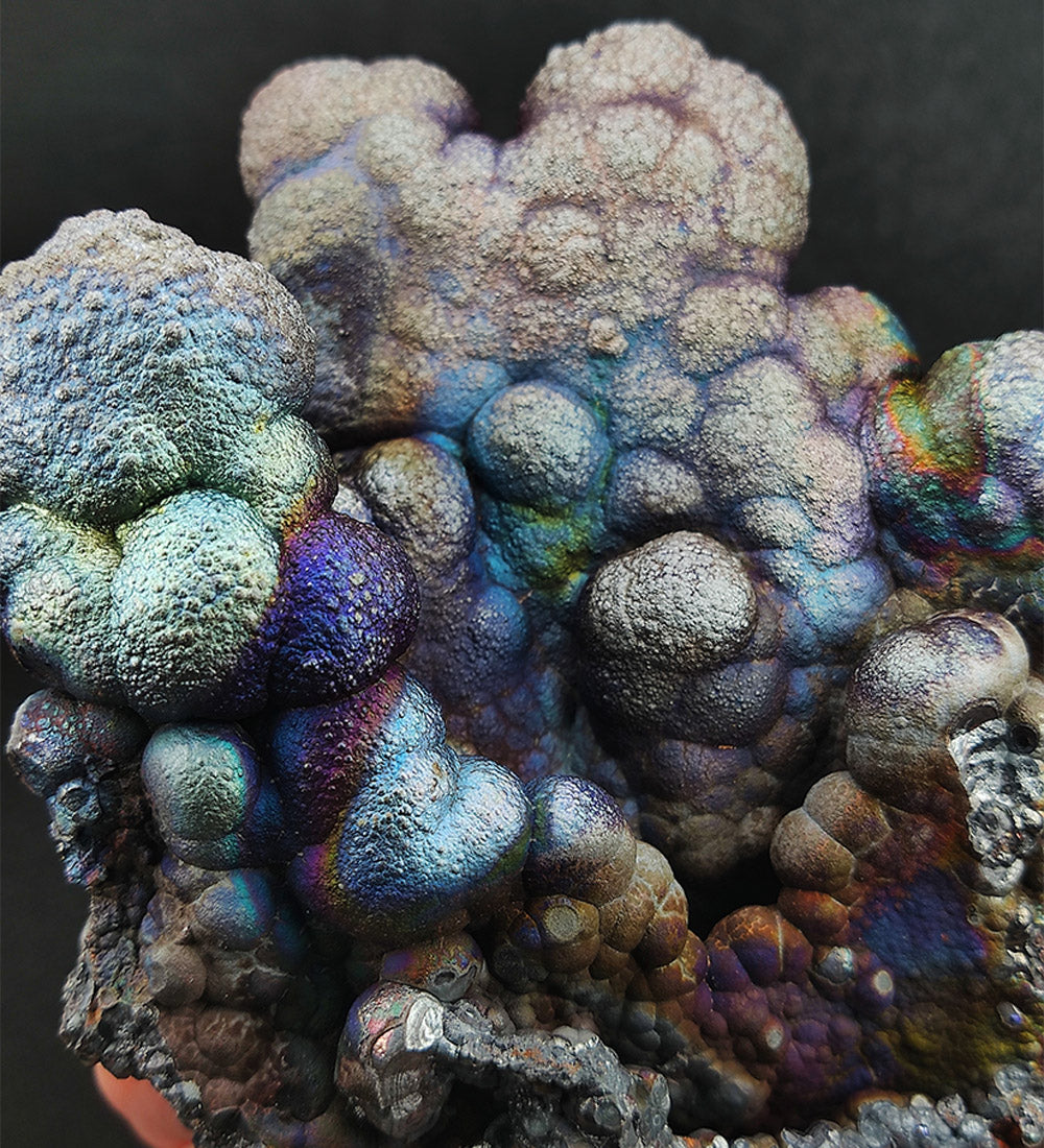 Goethite shape similar：Palm | Big decoration| Top premium rare Iridescent Goethite, Turgite, Hematite, Iridescent | COLOUR: Blue, Silver | 100% natural color |