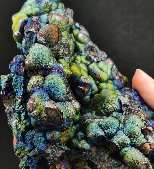 Goethite shape similar：Buddha statue | Big decoration| Top premium rare Iridescent Goethite, Turgite, Hematite, Iridescent | COLOUR: Green, Blue, Silver | 100% natural color |