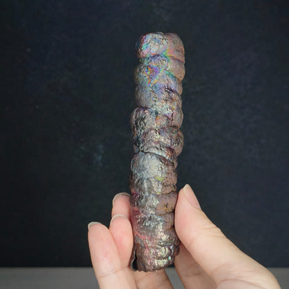 「頂級」大佛柱 (姥姥級老礦) | 重量級能量精華 (高約 11.5*2cm) | 稀有深紫老料顯化 | 地位穩固、權威守護、掃除強大小人與深層氣場武裝 | 馬來西亞力泥