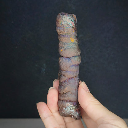 「頂級」大佛柱 (姥姥級老礦) | 重量級能量精華 (高約 11.5*2cm) | 稀有深紫老料顯化 | 地位穩固、權威守護、掃除強大小人與深層氣場武裝 | 馬來西亞力泥