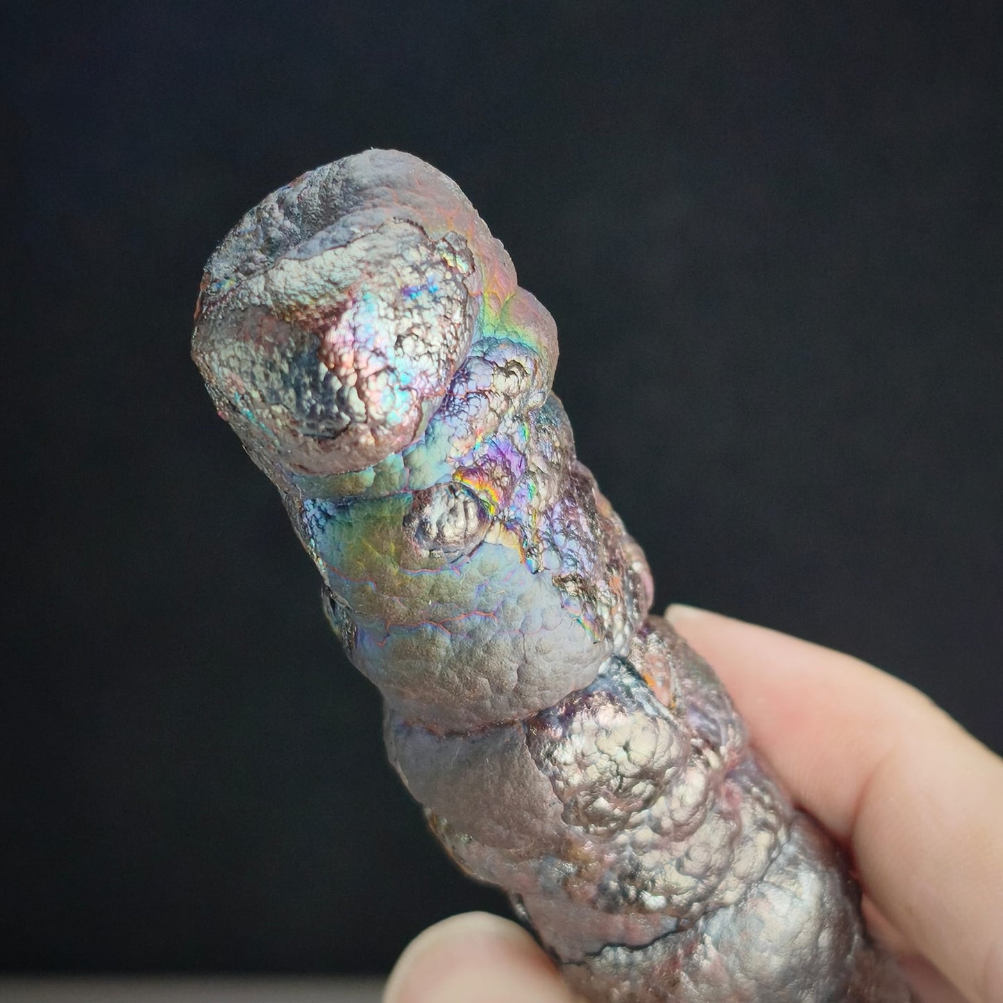 「頂級」大佛柱 (姥姥級老礦) | 重量級能量精華 (高約 11.5*2cm) | 稀有深紫老料顯化 | 地位穩固、權威守護、掃除強大小人與深層氣場武裝 | 馬來西亞力泥