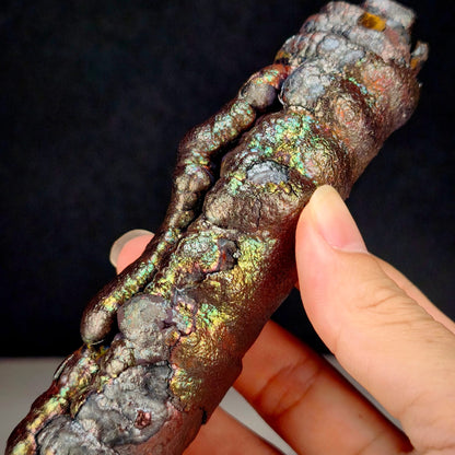 「收藏級」大佛柱 | 重量級粗壯精華 (約 15*4cm) | 金、綠、粉三色高階共生 | 強力招財、穩固基業、貴人扶持與全方位氣場武裝 | 馬來西亞力泥