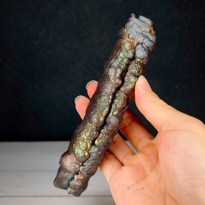 「收藏級」大佛柱 | 重量級粗壯精華 (約 15*4cm) | 金、綠、粉三色高階共生 | 強力招財、穩固基業、貴人扶持與全方位氣場武裝 | 馬來西亞力泥