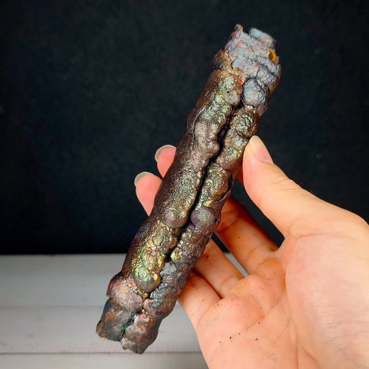 「收藏級」大佛柱 | 重量級粗壯精華 (約 15*4cm) | 金、綠、粉三色高階共生 | 強力招財、穩固基業、貴人扶持與全方位氣場武裝 | 馬來西亞力泥