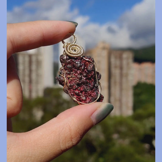 收藏級 桃紅色 - 七彩力泥吊墜 人緣愛情