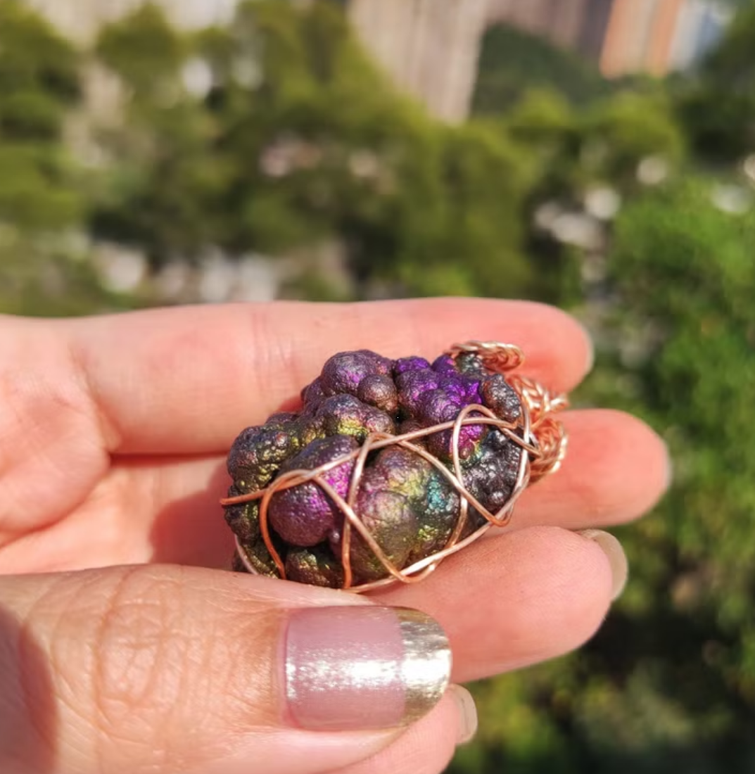 頂級菩提珠力泥 | 稀有青紫膽料吊墜 (約 3x2cm) | 靈性智慧與事業能量、穩定情緒 | 極致出色稀有青色系 | 馬來西亞天然能量活石