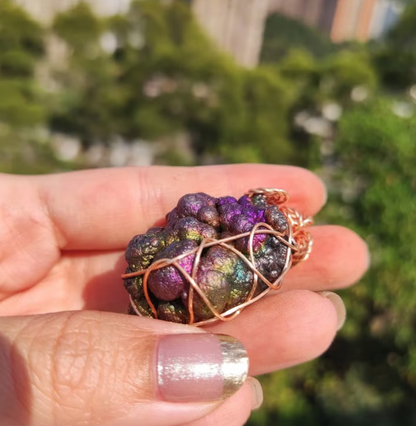 頂級菩提珠力泥 | 稀有青紫膽料吊墜 (約 3x2cm) | 靈性智慧與事業能量、穩定情緒 | 極致出色稀有青色系 | 馬來西亞天然能量活石