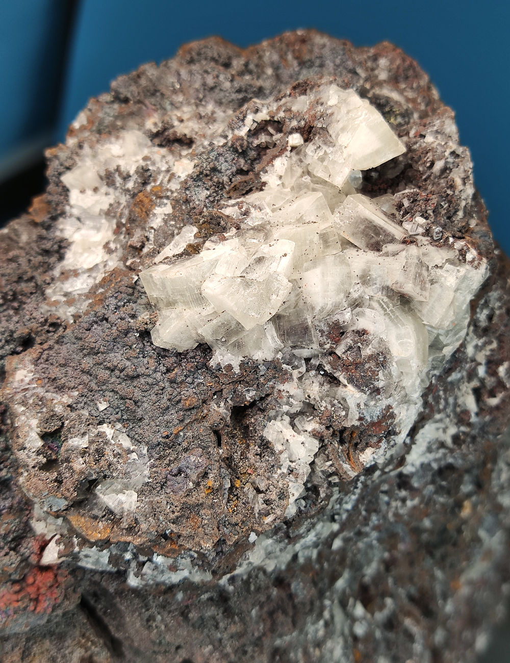 | 19KG | Top premium rare Iridescent Goethite, Turgite, Hematite, Iridescent | COLOUR: Goethite with White Quartz,Crystal | 100% natural color |