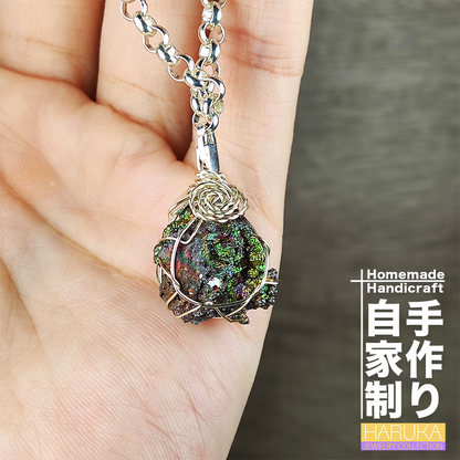 【豐盛守護】頂級黃金系七彩力泥吊墜｜金綠粉三色交織：核心膽料集能、招財顯化、貴人扶持、事業生機開拓、隨身精緻靈石護身符