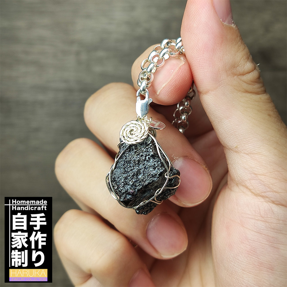 ｜頂級｜一粒黑方解 | 方 形 | 力泥 | 膽料 | 活扣飾物 | 不包括銀鏈 |