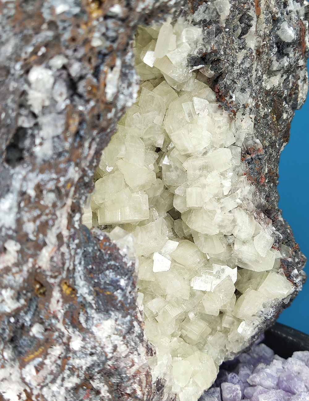 | 19KG | Top premium rare Iridescent Goethite, Turgite, Hematite, Iridescent | COLOUR: Goethite with White Quartz,Crystal | 100% natural color |