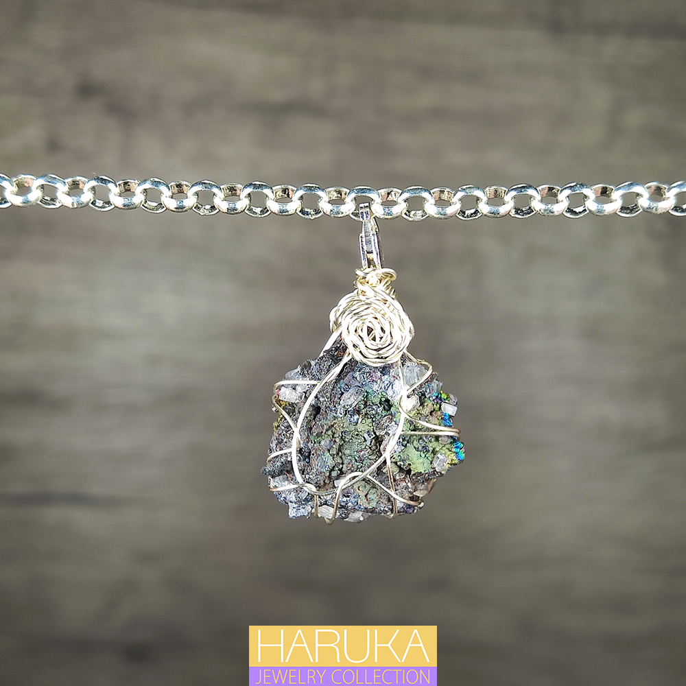 | Mini pendant | Goethite Pendant Copper Wire Wrapped Gemstone Pendant | COLOUR: Rainbow with White  Quartz,Crystal | 100% natural color |