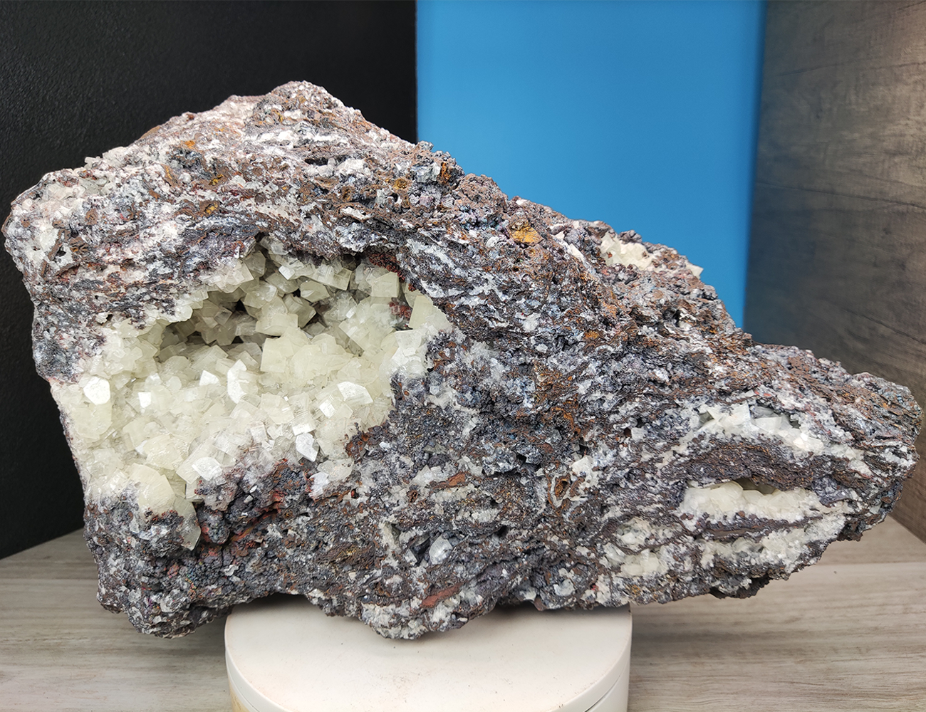 | 19KG | Top premium rare Iridescent Goethite, Turgite, Hematite, Iridescent | COLOUR: Goethite with White Quartz,Crystal | 100% natural color |