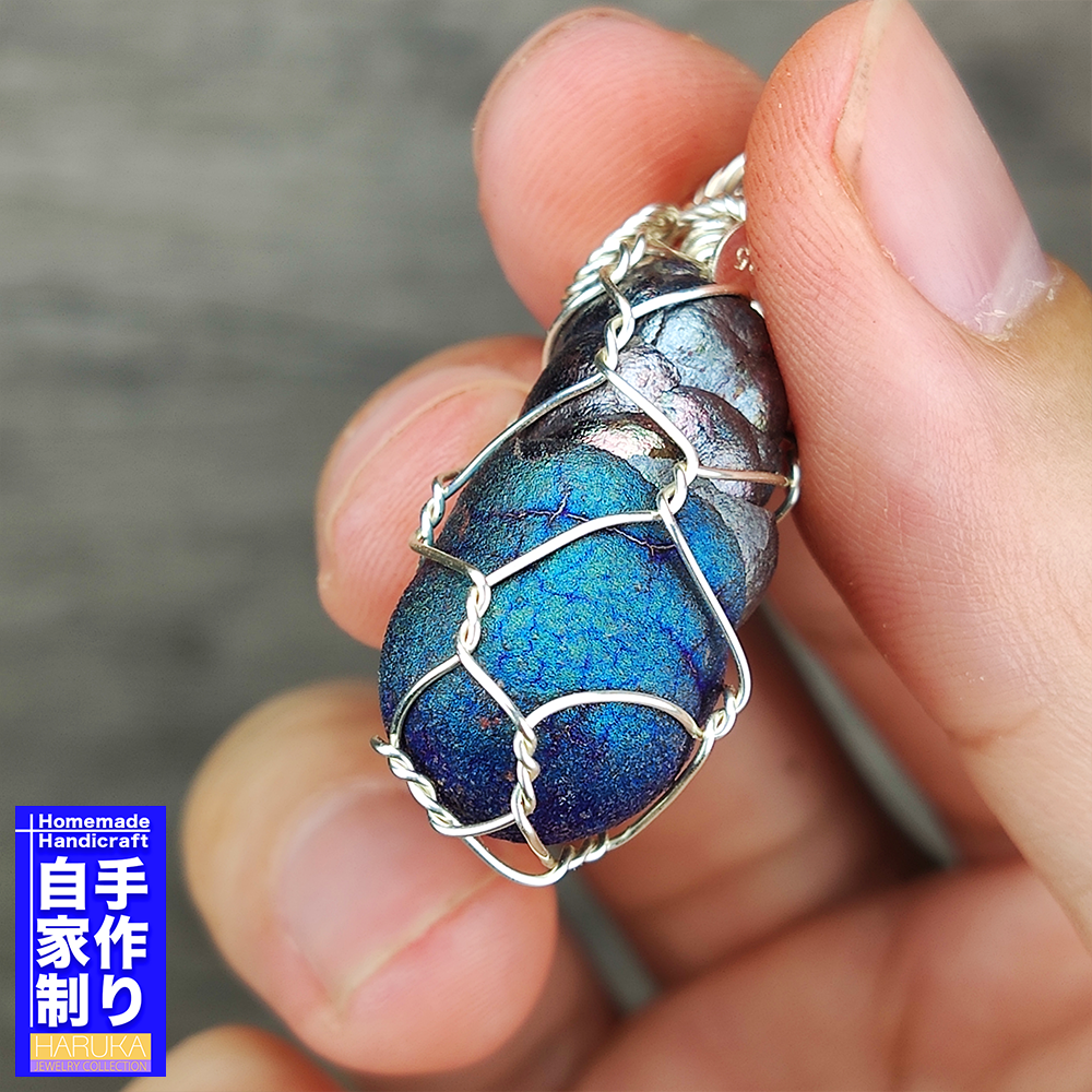 | 頂級 | 紫藍系 | 紫藍色亞嚕家大佛柱吊墜 | 力泥 | 膽料 | 不包括銀鏈 |