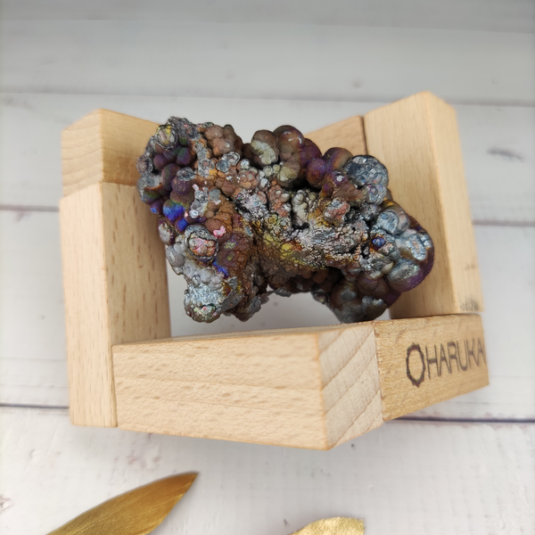 | Top premium rare Iridescent Goethite, Turgite, Hematite, Iridescent | COLOUR: Purple | 100% natural color |