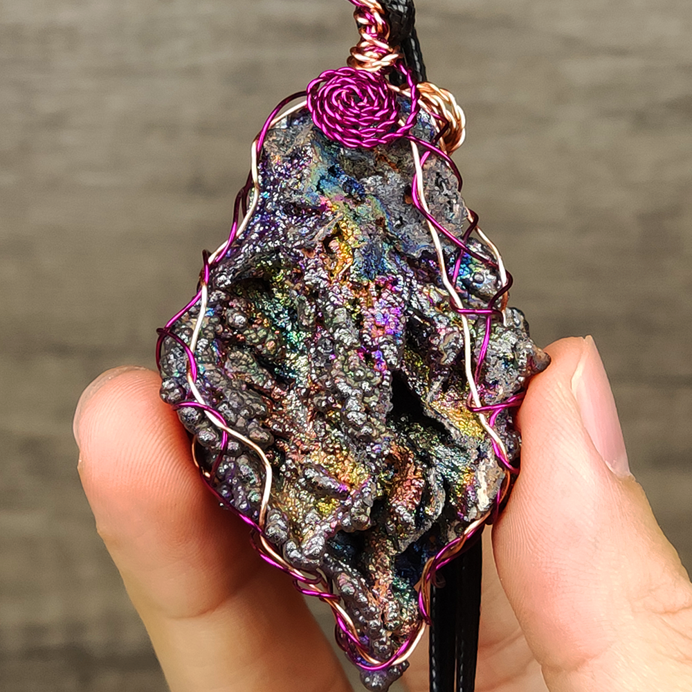 | Goethite Pendant Copper Wire Wrapped Gemstone Pendant | COLOUR: Green, Purple | 100% natural color |