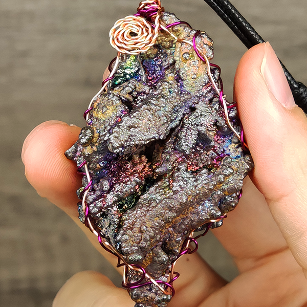 | Goethite Pendant Copper Wire Wrapped Gemstone Pendant | COLOUR: Green, Purple | 100% natural color |