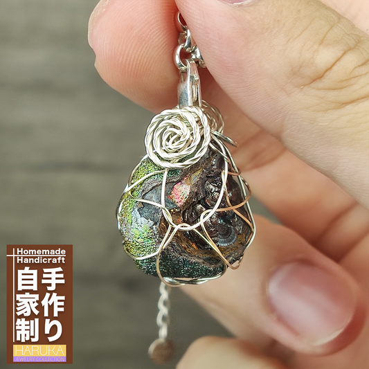 | Mini pendant | Goethite Pendant Copper Wire Wrapped Gemstone Pendant | COLOUR: Green| 100% natural color |