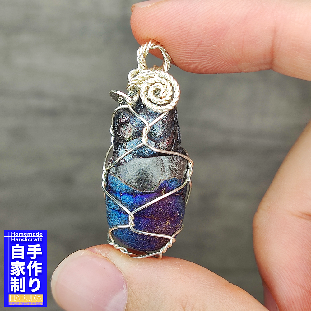| 頂級 | 紫藍系 | 紫藍色亞嚕家大佛柱吊墜 | 力泥 | 膽料 | 不包括銀鏈 |