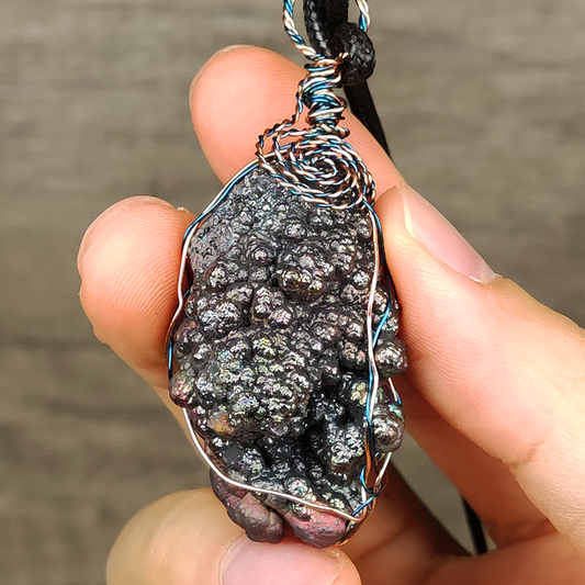 | Goethite Pendant Copper Wire Wrapped Gemstone Pendant | COLOUR: Green, Pink | 100% natural color |
