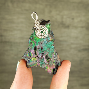 | Goethite Pendant Copper Wire Wrapped Gemstone Pendant | COLOUR: Green, gold, Pink | 100% natural color |