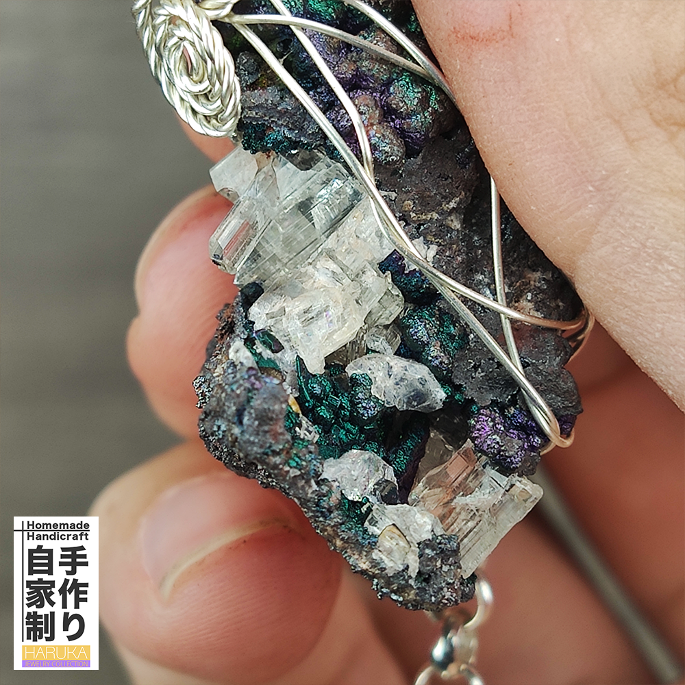 | Goethite Pendant Copper Wire Wrapped Gemstone Pendant | COLOUR: Silver black ,Turgite with White Quartz,Crystal | 100% natural color |