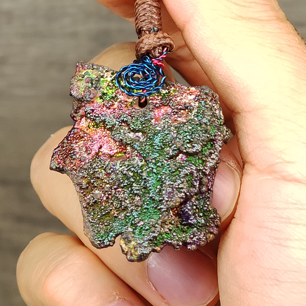 | Goethite Pendant Copper Wire Wrapped Gemstone Pendant | COLOUR: Rainbow | 100% natural color |