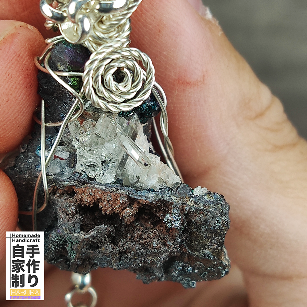 | Goethite Pendant Copper Wire Wrapped Gemstone Pendant | COLOUR: Silver black ,Turgite with White Quartz,Crystal | 100% natural color |