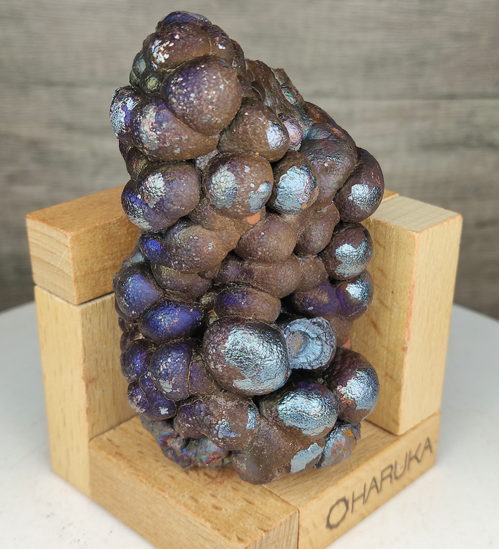 | Top premium rare Iridescent Goethite, Turgite, Hematite, Iridescent | COLOUR: Silver, Purple | 100% natural color |