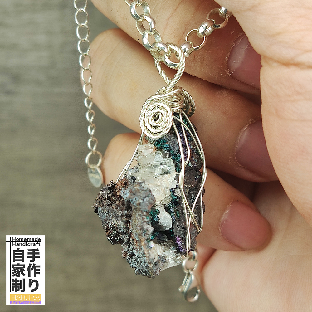 | Goethite Pendant Copper Wire Wrapped Gemstone Pendant | COLOUR: Silver black ,Turgite with White Quartz,Crystal | 100% natural color |