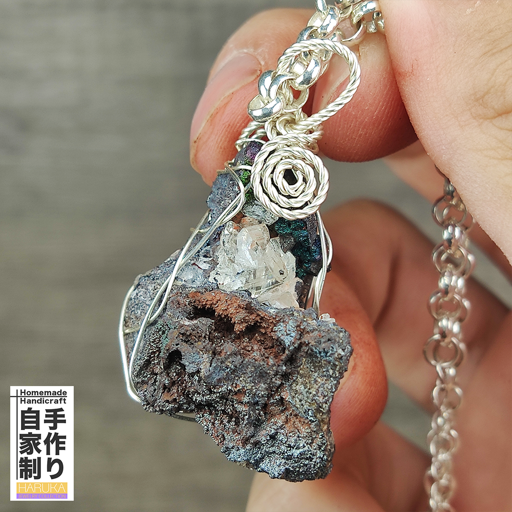 | Goethite Pendant Copper Wire Wrapped Gemstone Pendant | COLOUR: Silver black ,Turgite with White Quartz,Crystal | 100% natural color |