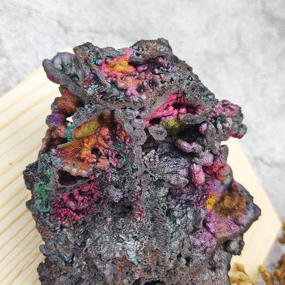 頂級七彩水晶力泥｜6.9cm 金綠粉閃耀共生：豐盛與療癒的剛柔並濟