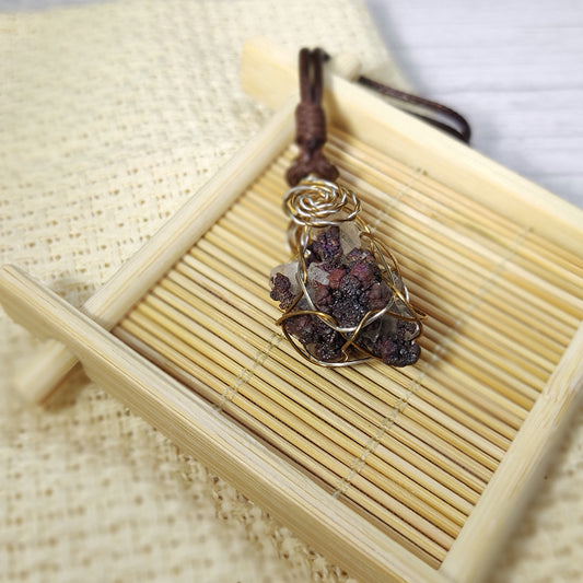 | Goethite Pendant Copper Wire Wrapped Gemstone Pendant | COLOUR: with White Quartz,Crystal | 100% natural color |