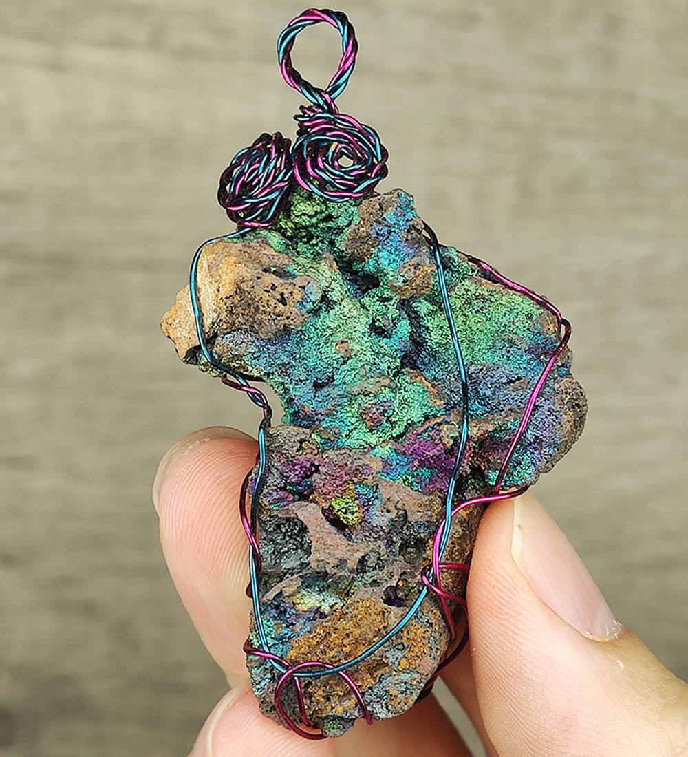 | Goethite Pendant Copper Wire Wrapped Gemstone Pendant | COLOUR: Green, blue | 100% natural color |