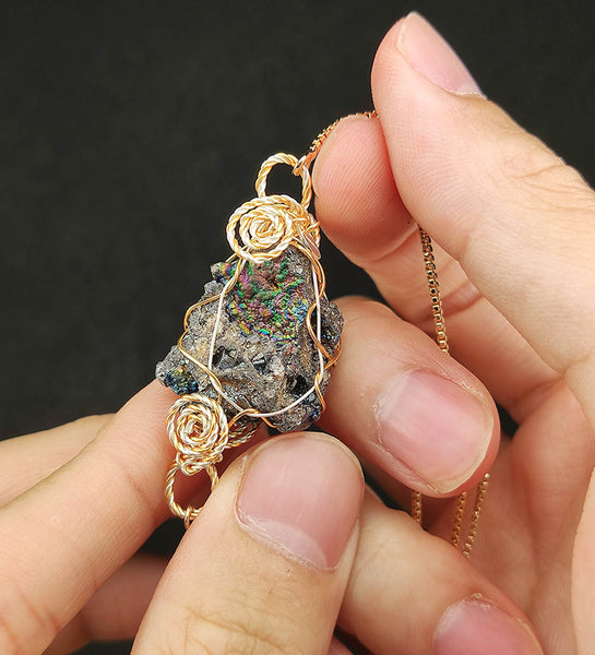 | Bracelet | Goethite Pendant Copper Wire Wrapped Gemstone Pendant | COLOUR: Green, Turgite with White Quartz Crystal| 100% natural color |