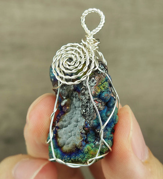 | Goethite Pendant Copper Wire Wrapped Gemstone Pendant | COLOUR: Green, blue | 100% natural color |