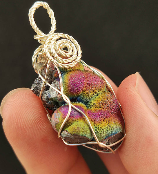 | Goethite Pendant Copper Wire Wrapped Gemstone Pendant | COLOUR: Red, Glod, Blue, Silver | 100% natural color |