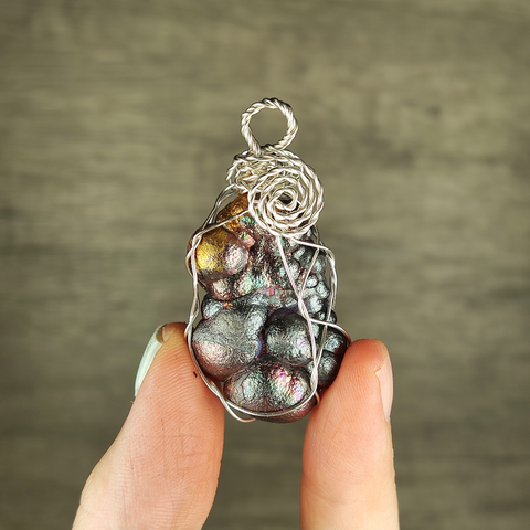 | Goethite Pendant Copper Wire Wrapped Gemstone Pendant | COLOUR: Gold, Purple | 100% natural color |