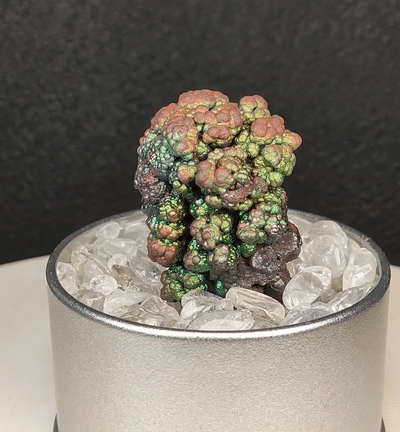 頂級「菩提珠」仙人掌形態擺件 | 銀綠金爆色之最 (約 4.1x2.2cm) | 事業生機、金錢顯化與強效防護 | 能量集中、顯色層次分明 | 馬來西亞天然能量活石