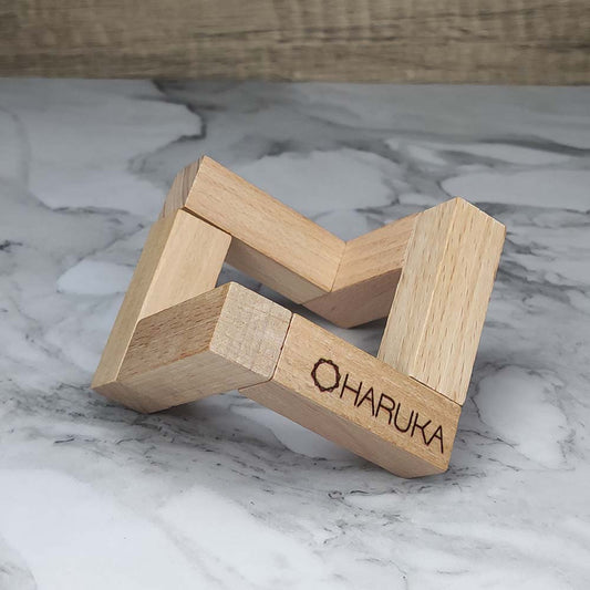 | 力 泥 活 石 擺 件 木 架 | 6 c m (小)